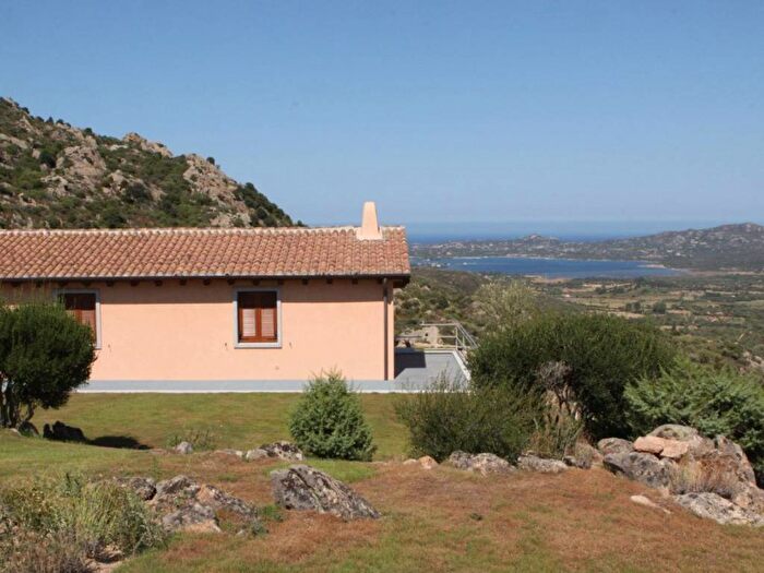 Casa con 6 locali in vendita in viale cugnana, Cugnana, Olbia