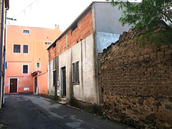 Casa trilocale in vendita in Via Santa Lucia, Centro, Muravera