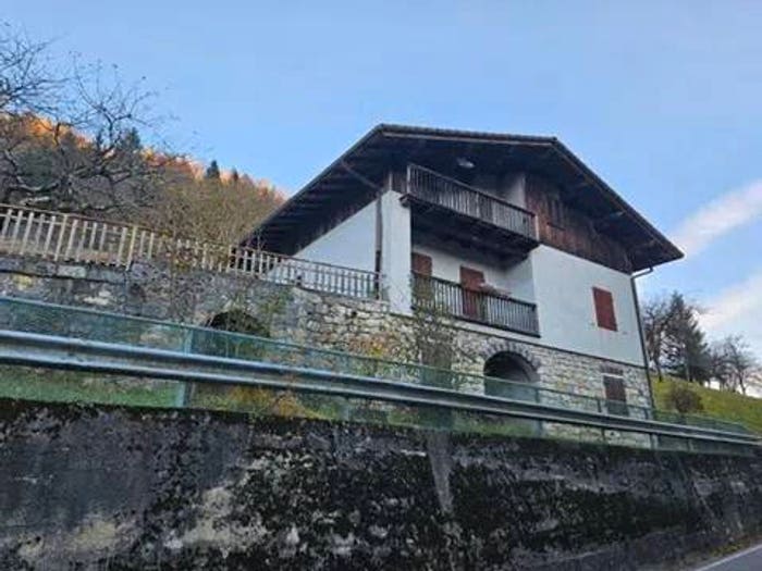 Casa con 5 locali in vendita in Località Faller No Number, Sovramonte