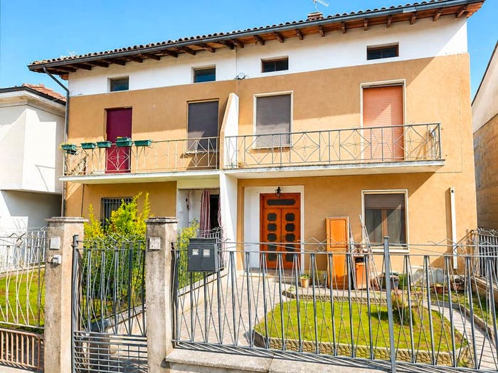 Casa quadrilocale in vendita in Via Luigi Cadorna, Centro, Quinzano d'Oglio