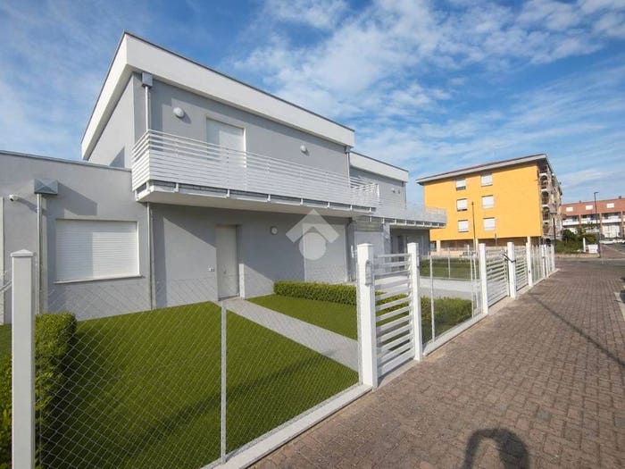 Casa quadrilocale in vendita in Via Larderello, Vicoli Redentore, Ravenna