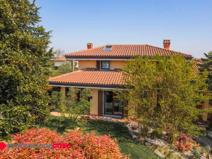 Casa con 6 locali in vendita in Via Castello a, Centro, Frossasco