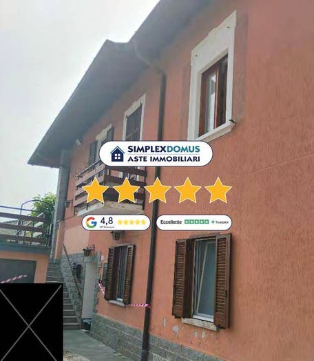 Appartamento con 6 locali in vendita in Vicolo Castello, Cocquio, CocquioTrevisago