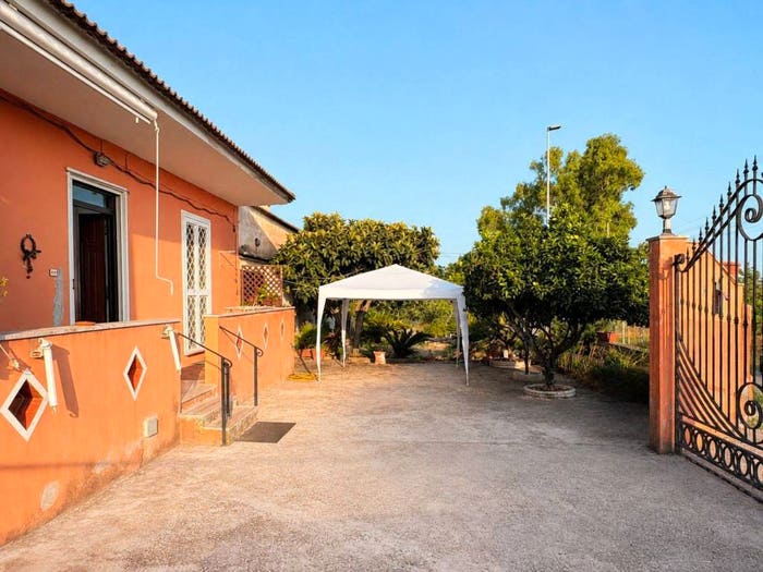 Casa quadrilocale in vendita in Via Valtellina, Campoverde Lampione, Aprilia