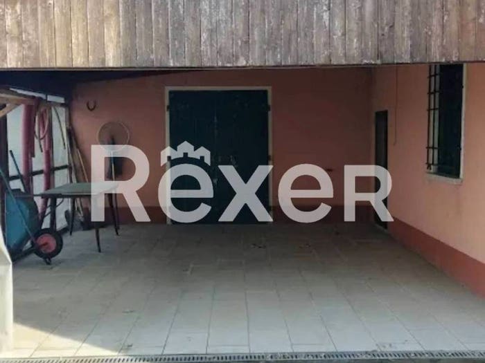 Casa con 6 locali in vendita in Via Sabbioncini, Argenta