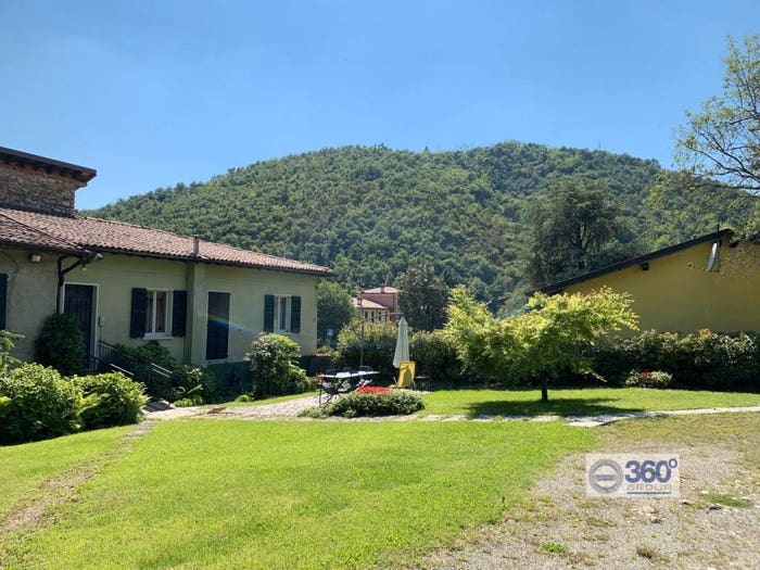 Casa con 5 locali in vendita in Via Fontana, Piazza, Gussago