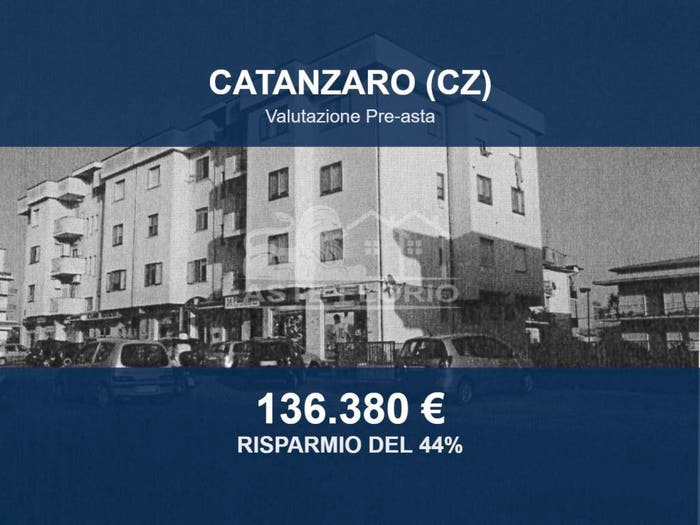 Appartamento con 6 locali in vendita in Viale Crotone, Catanzaro Lido Fortuna Corvo Germaneto, Catanzaro