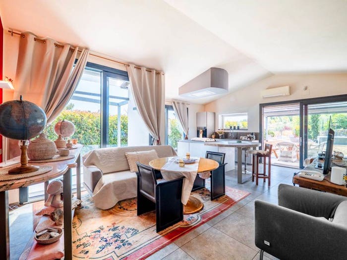 Casa con 6 locali in vendita in VIA LABBE, Piani Torrazza, Imperia