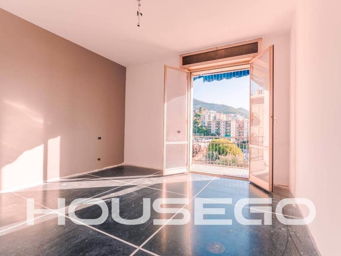 Appartamento trilocale in vendita in Via Antica Romana di Pegli, Multedo, Genova