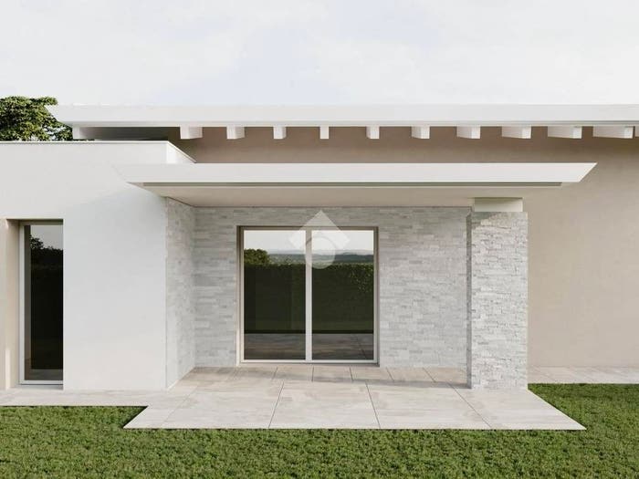 Casa quadrilocale in vendita in Viale Monte Grappa, Centro, Castel Goffredo