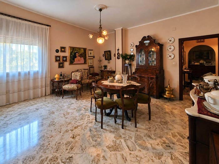 Appartamento quadrilocale in vendita in Via Legittimo, Centro, Piano di Sorrento