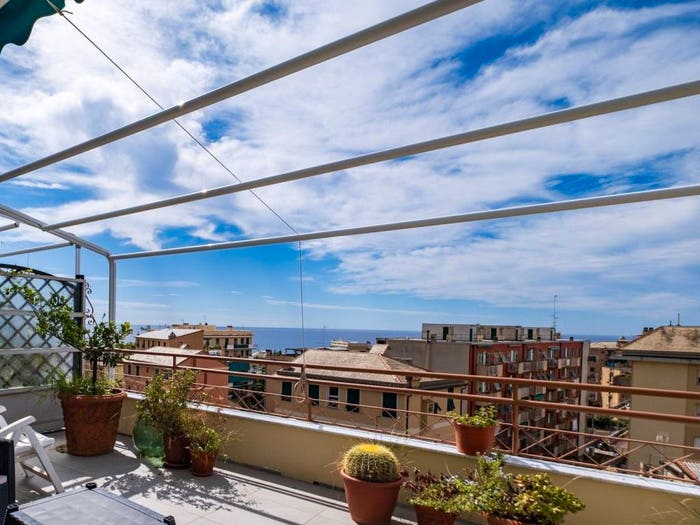 Casa con 6 locali in affitto in Corso Europa, Quinto, Genova