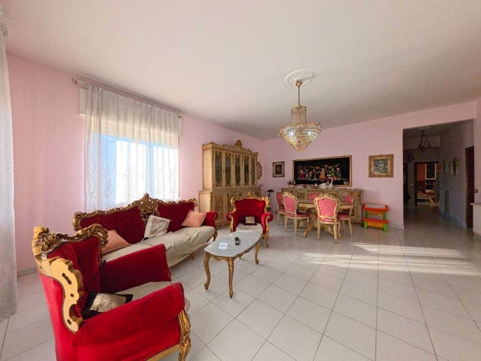 Appartamento con 6 locali in vendita in VIA MESSINA, Casagiove