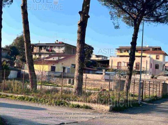 Appartamento trilocale in vendita in Via Frondarola, Castelverde, Roma