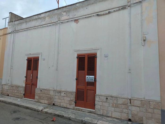 Casa con 6 locali in vendita in Via Umberto I, Centro, Guagnano