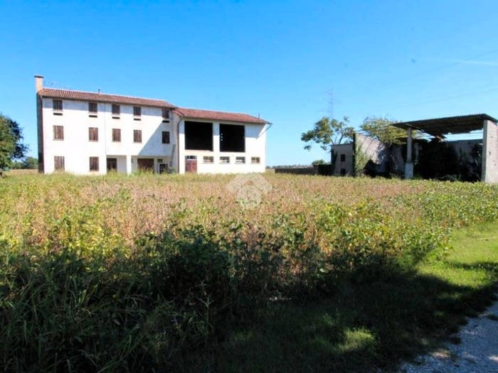 Casa con 6 locali in vendita in Roncade