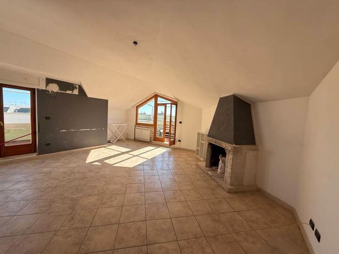 Appartamento con 5 locali in vendita in Via Giacomo Matteotti, Formia