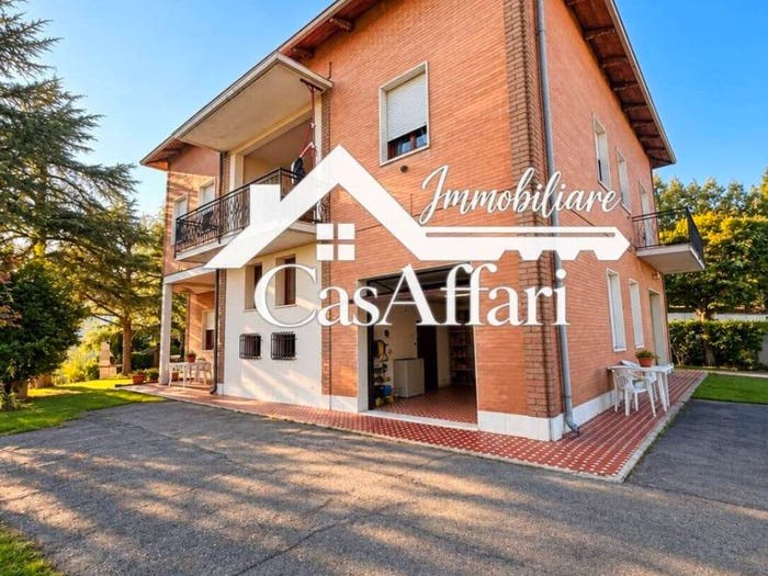 Appartamento quadrilocale in vendita in Via Stadio, Centro, Baiso
