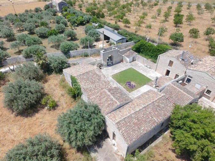 Casa con 6 locali in vendita in Cda Muglifulo, Cannizzara, Modica