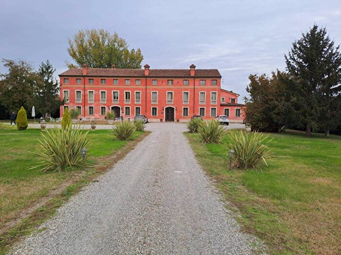 Casa con 6 locali in vendita in Via Virgilio Mandelli, Villarotta, Luzzara