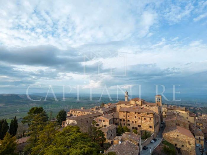 Appartamento con 5 locali in vendita in Ruga Di Mezzo, Montepulciano