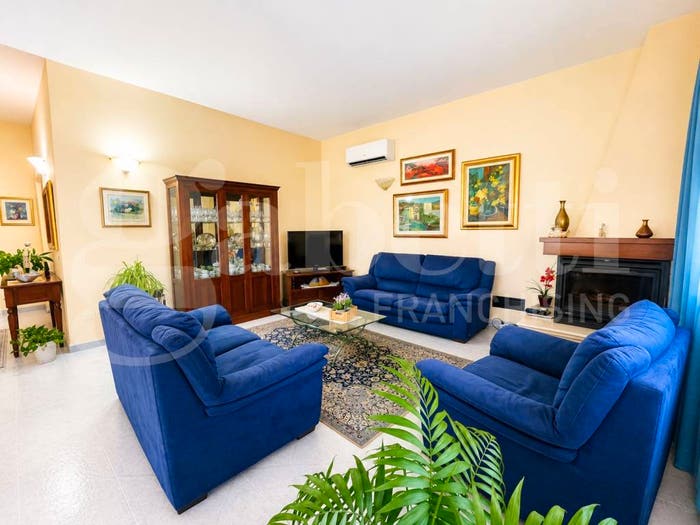 Appartamento con 5 locali in vendita in Via Montalbo snc, Centro, Siniscola