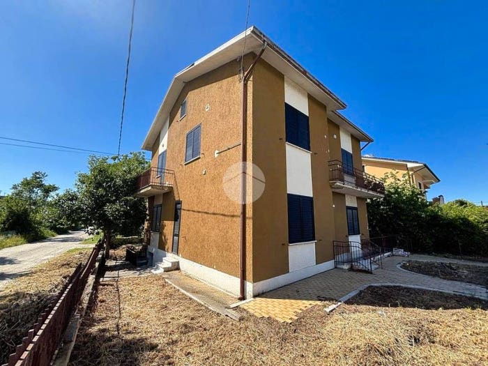Casa con 6 locali in vendita in Via G Galilei, Rosciano, Fano