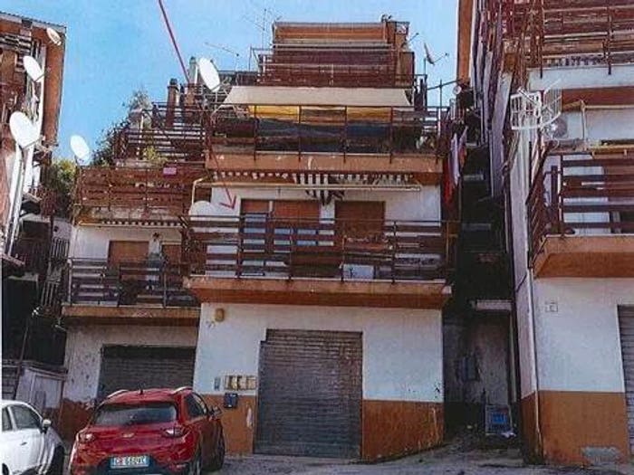 Appartamento trilocale in vendita in Via Antonietta Klitsche, Centro, Allumiere