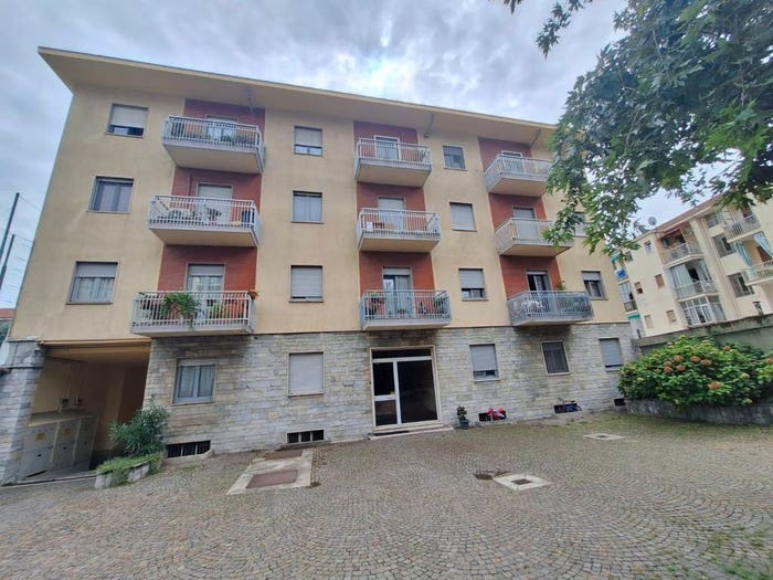 Appartamento quadrilocale in vendita in Via Cristoforo Colombo, Centro Storico, Moncalieri