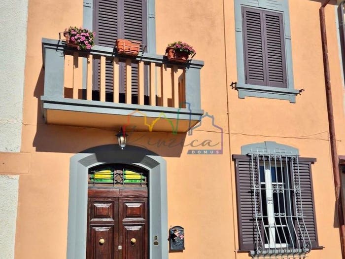Casa con 6 locali in vendita in Titignano Visignano, Cascina