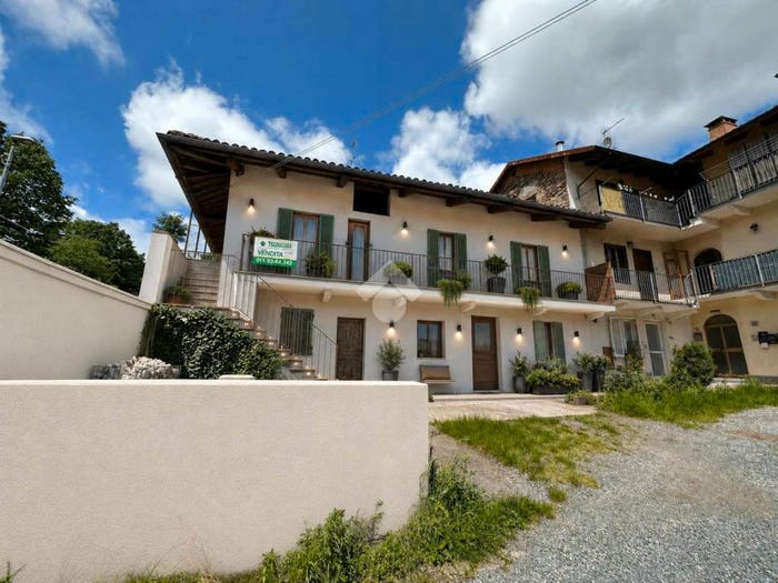 Casa con 6 locali in vendita in Via marchini francesco, Centro, Giaveno