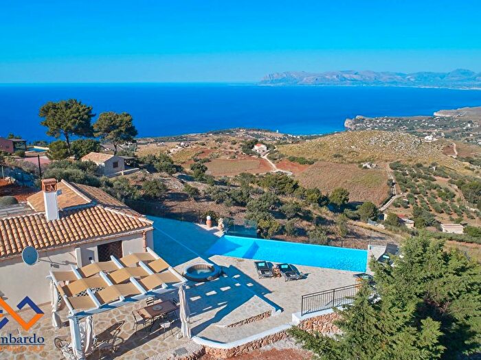 Casa trilocale in vendita in Contrada Sarmuci, Castellammare del Golfo