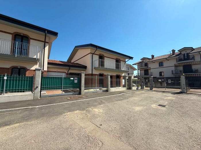 Casa con 5 locali in vendita in Via Giacomo Leopardi, Centro, La Loggia