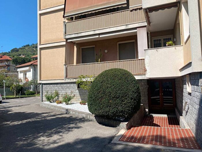 Appartamento trilocale in vendita in Via Louis Pasteur, Due Strade, Bordighera