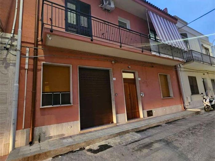 Casa con 6 locali in vendita in Vico Molise, Centro, Avola