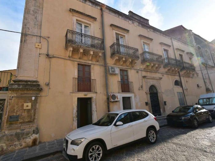 Appartamento trilocale in vendita in via Ducezio, Centro, Noto