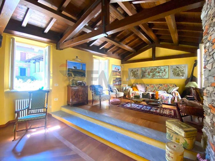 Casa con 5 locali in vendita in Belgirate
