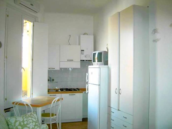 Appartamento monolocale in affitto in Via Olona, Corso Genova, Milano