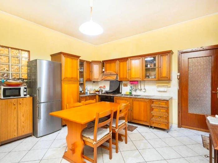 Appartamento trilocale in vendita in Via Gibellini, Centro, Caselle Torinese