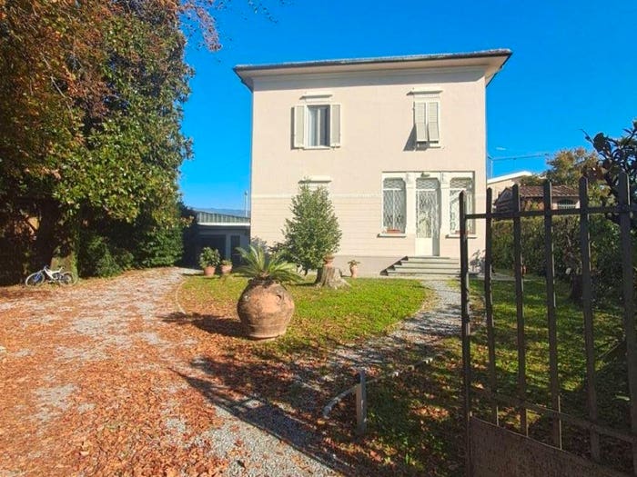 Casa con 6 locali in vendita in Via San Marco, San Marco Acquacalda, Lucca