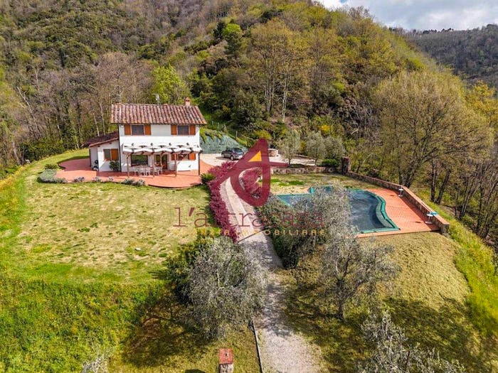 Casa con 6 locali in vendita in Via Francesco Martini, Massa e Cozzile