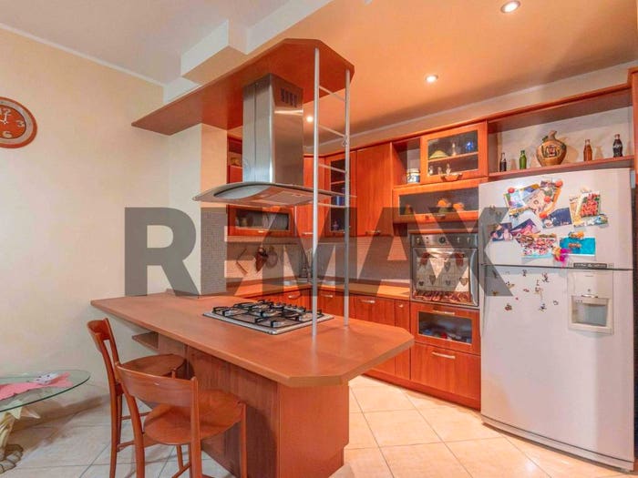 Casa con 6 locali in vendita in Via S Avarino, Centro, Pachino