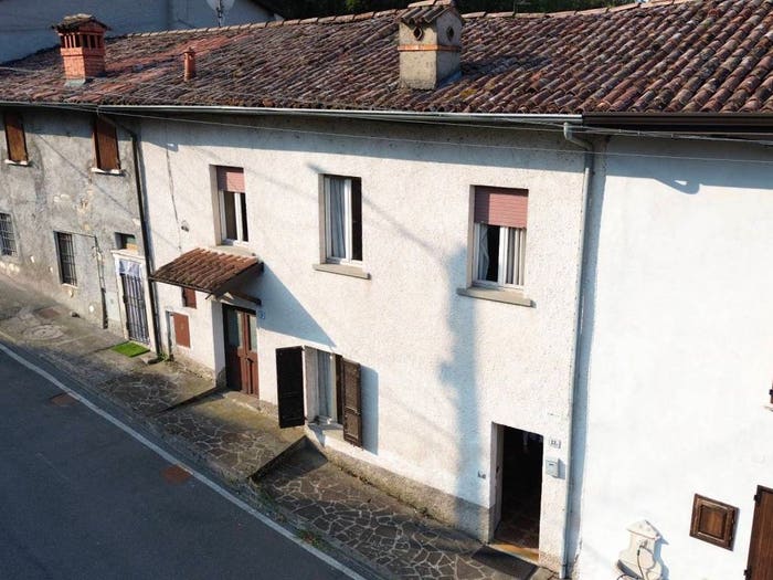 Casa con 6 locali in vendita in Via Maestrini, Ome
