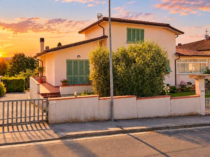Casa con 6 locali in vendita in Cerreto Guidi