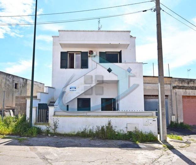 Casa bilocale in vendita in Via Francesco Crispi, Centro, Castrignano del Capo