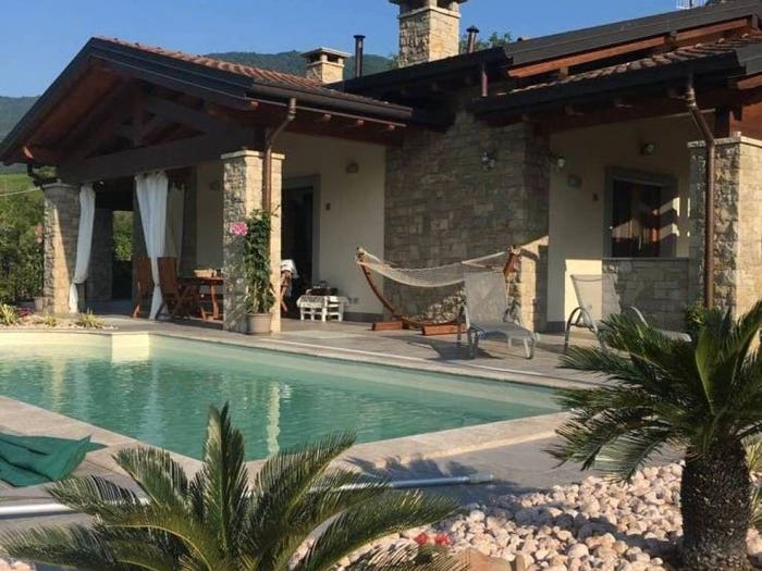 Casa quadrilocale in vendita in Via San Benedetto, Fiobbio, Albino