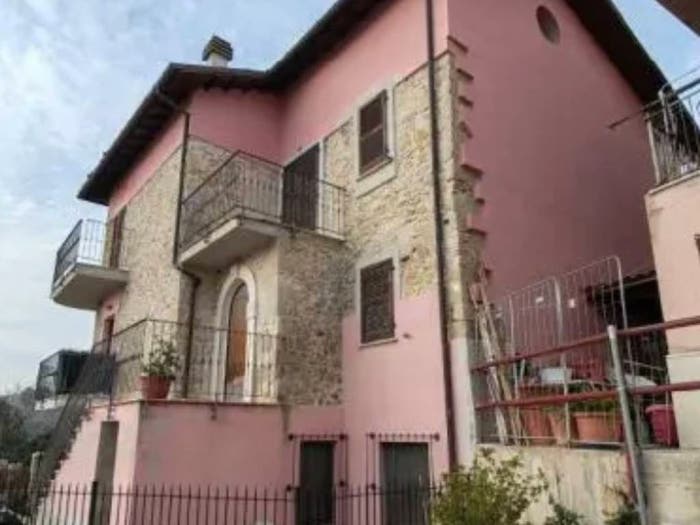 Casa con 5 locali in vendita in Frazione Vallesenzana, Ascoli Piceno
