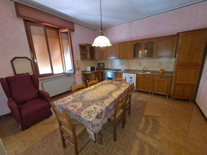 Casa con 6 locali in vendita in Via Settembre, Gussola