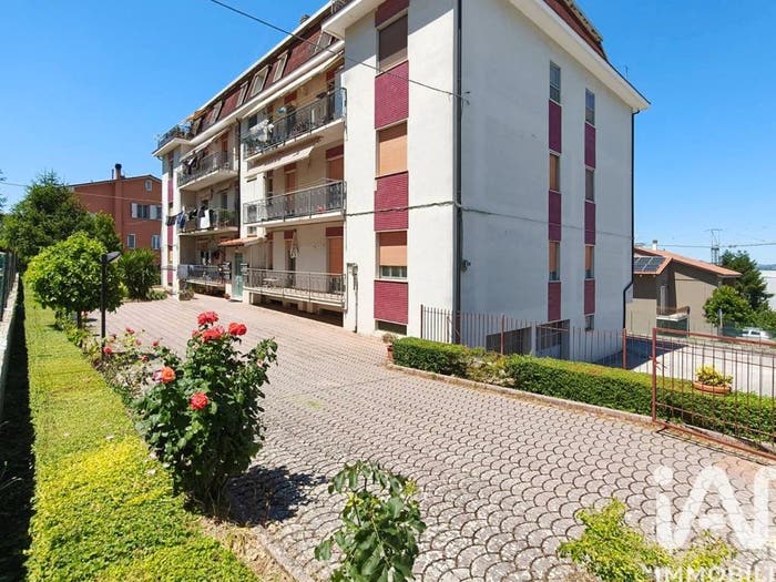 Appartamento con 6 locali in vendita in Via via della repubblica, Centro, Montefano
