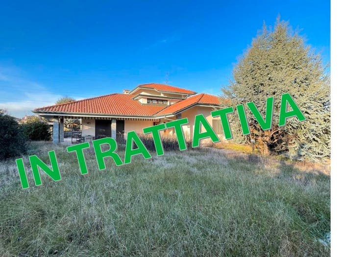 Casa con 6 locali in vendita in Via Varese, Centro, Arconate